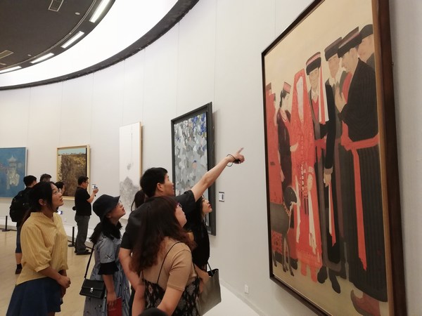 世界杯官网艺术硕士（美术）研究生赴中国美术馆开展专题艺术实践教学1.jpg