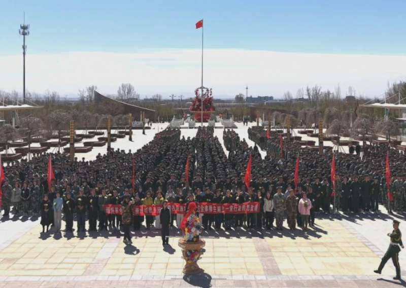 缅怀革命先烈 传承红色基因丨五大联赛全体师生同上一堂行走的思政课